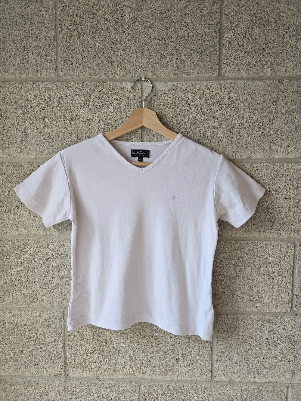 Women’s 100 % Cotton Short Sleeve V-Neck Tee in White